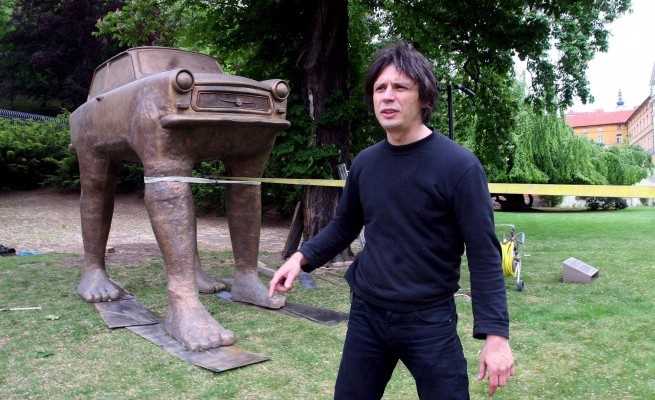 Давид Черни и его провокационные скульптуры