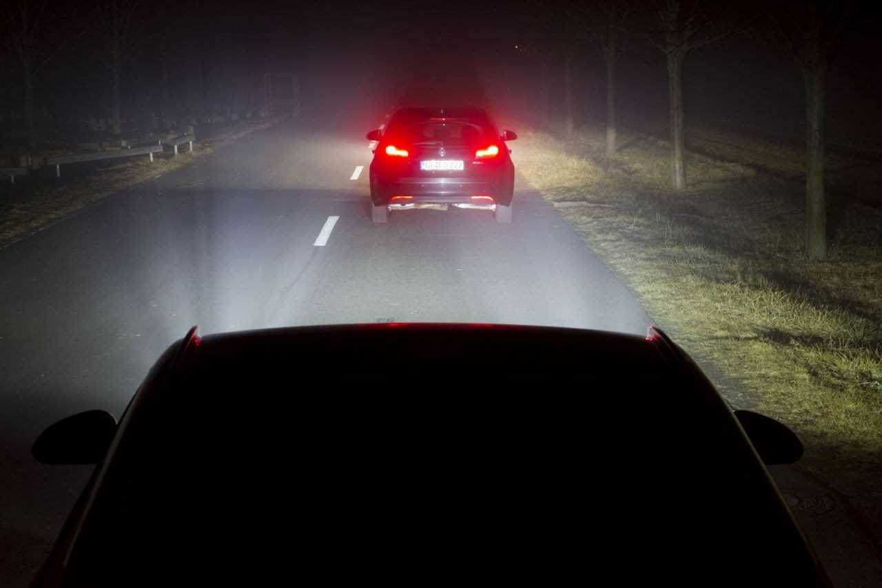 5 способов быстро показать водителю сзади, что он ослепил вас фарами