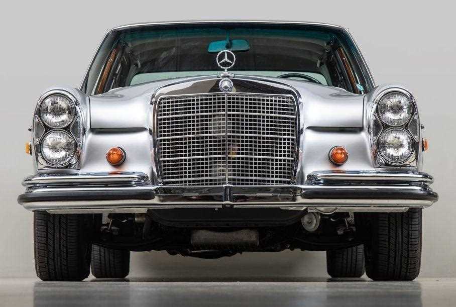 На продажу выставили коллекционный Mercedes-Benz 60-х в идеальном состоянии  — Motor