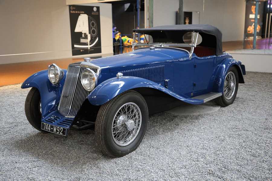 Blue Tracta Cabriolet Type EI from 1930 • All PYRENEES · France, Spain,  Andorra