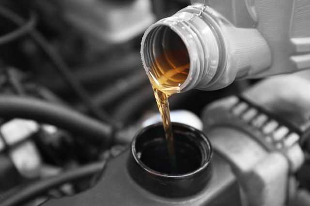 По каким признакам определяют, что пора менять масло в машине? |  Обслуживание | Авто | Аргументы и Факты