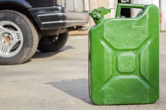 Сколько времени можно хранить бензин в канистре? | Практические советы | Авто | Аргументы и Факты