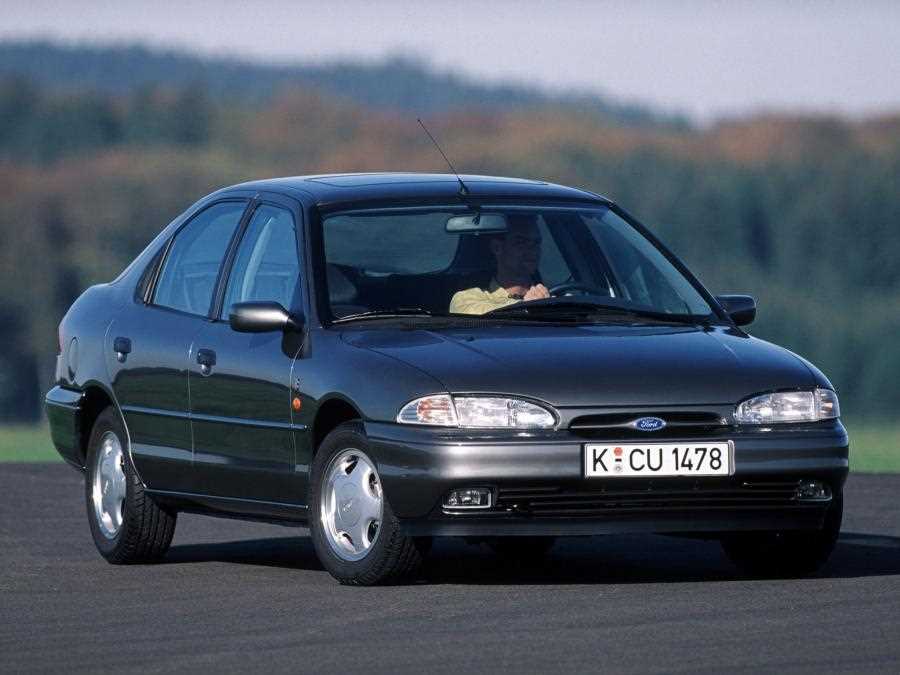 Ford Mondeo Hatchback 1993 года выпуска. Фото 4. VERcity