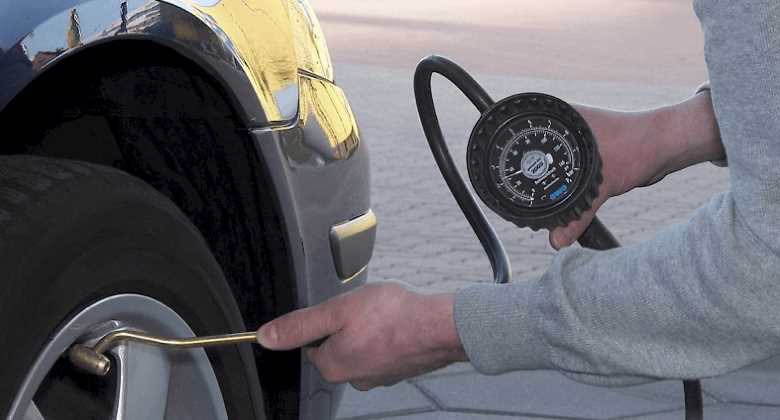 3 речі, які треба перевірити, якщо на трасі машина «тікає» вбік - Dexpens