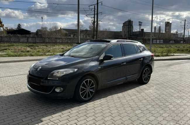 Продаж авто Renault Megane 2013 р. Дизель  ціна $ 8900 у м. Львів