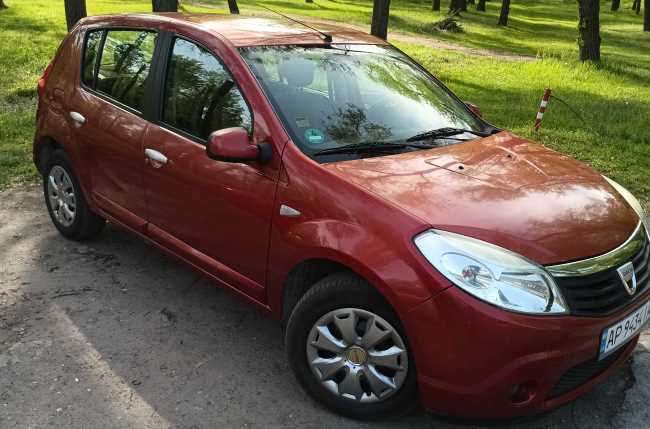 Продаж авто Dacia Sandero 2008 р. Бензин  ціна $ 5000 у м. Запоріжжя