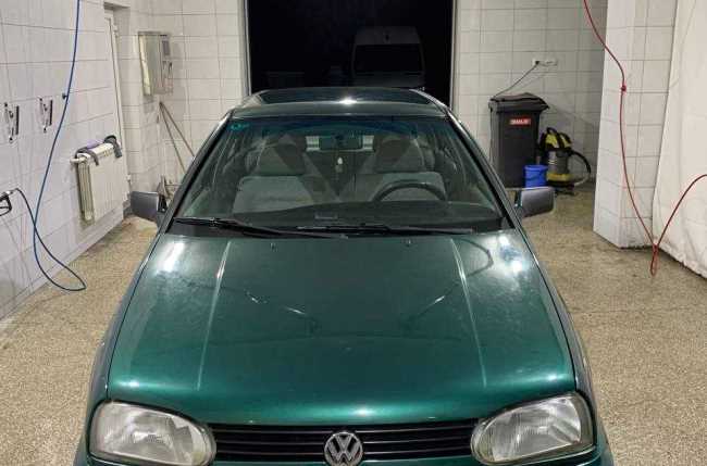 Продаж авто Volkswagen Golf 1996 р. Бензин  ціна $ 3300 у м. Чернівці