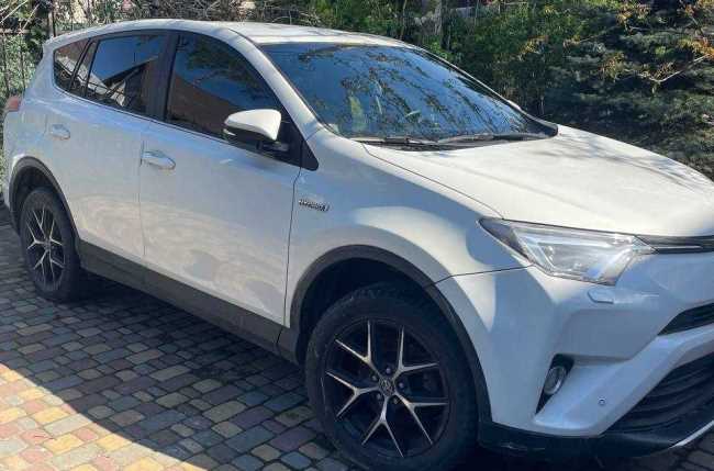 Продаж авто Toyota RAV4 2017 р. Гібрид  ціна $ 21000 у м. Київ