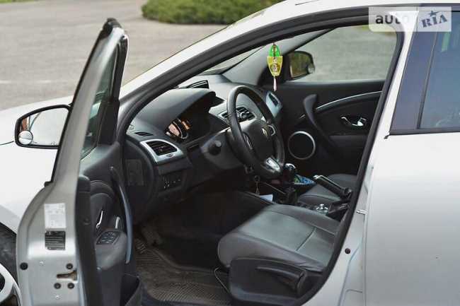 Продаж авто Renault Megane 2012 р.   ціна $ 7300 у м. Бурштин