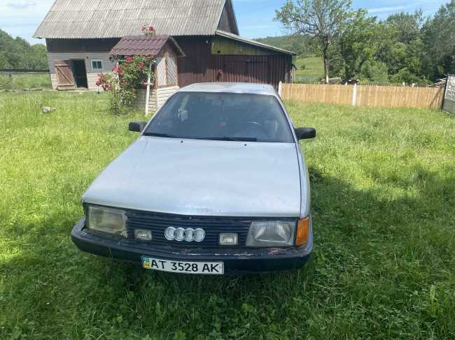 Audi 100