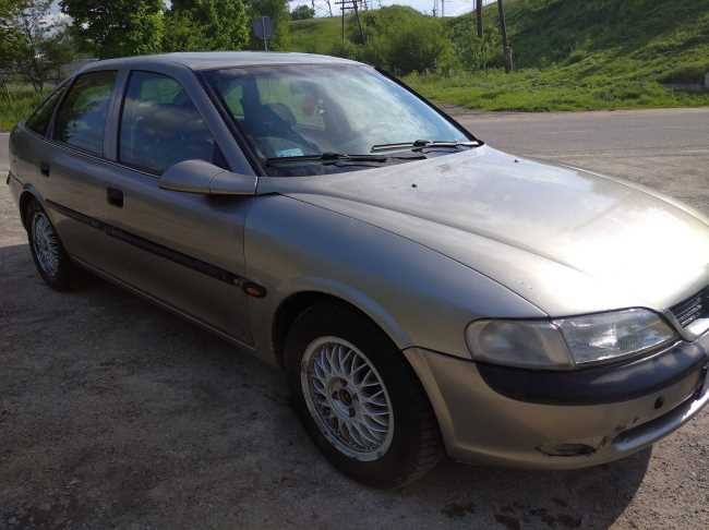 Продаж авто Opel Vectra 1997 р.   ціна $ 1099 у м. Турка