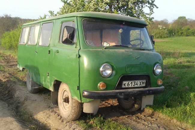 Продаж авто УАЗ 452 1985 р.  2400 ціна $ 1000 у м. Нова Ушиця