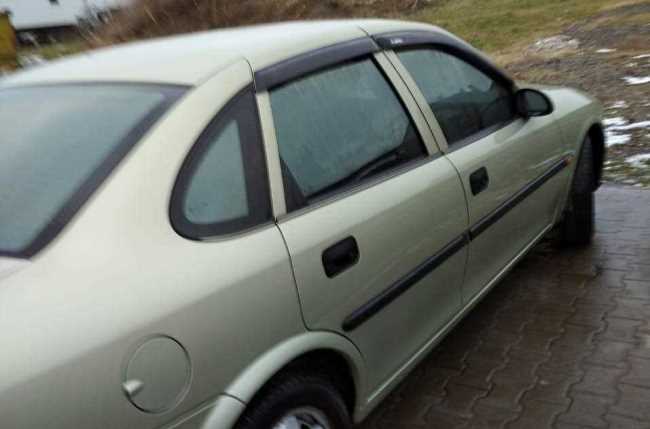 Продаж авто Opel Vectra 1997 р. Бензин  ціна $ 3600 у м. Самбір