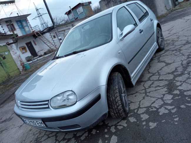 Продаж авто Volkswagen Golf 2001 р. Бензин  ціна $ 4400 у м. Дрогобич