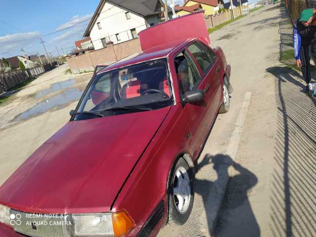 Продаж авто Volvo 460 1990 р. Бензин  ціна $ 1450 у м. Городок