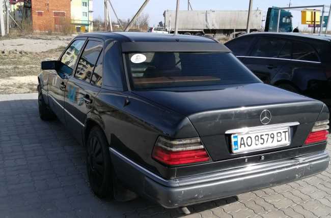 Продаж авто Mercedes-Benz W124 1994 р. Газ/Бензин 1996 ціна $ 3200 у м. Львів