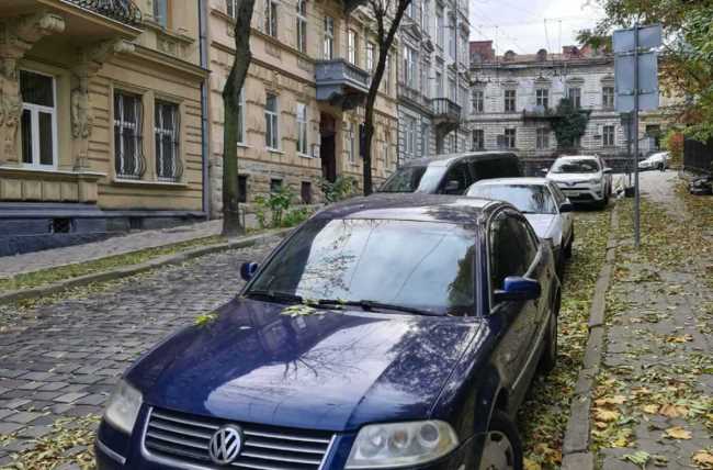 Продаж авто Volkswagen Passat 2003 р. Газ/Бензин  ціна $ 4000 у м. Львів