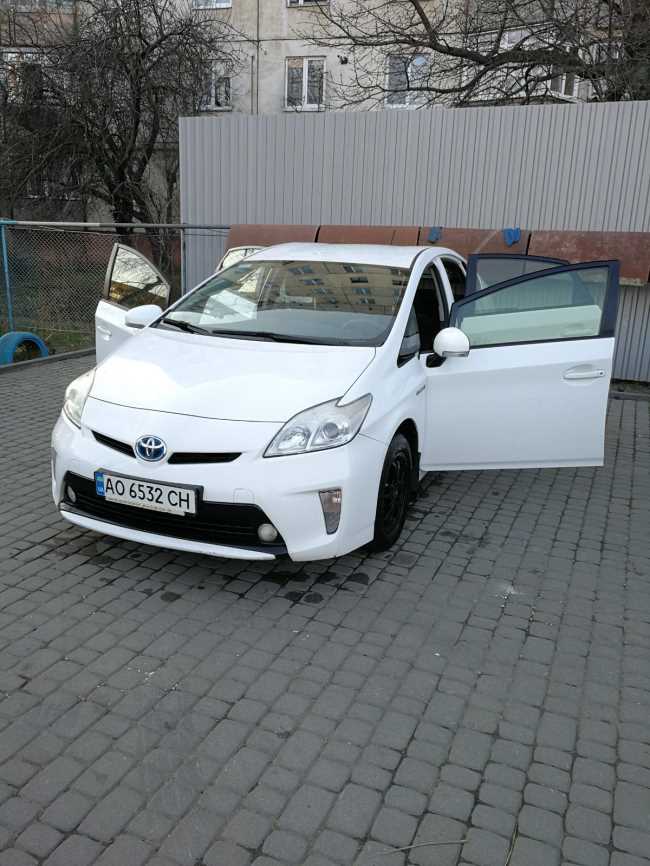 Продаж авто Toyota Prius 2012 р.   ціна $ 8000 у м. Ужгород