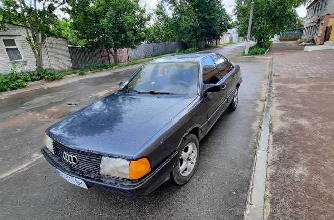 Audi 100