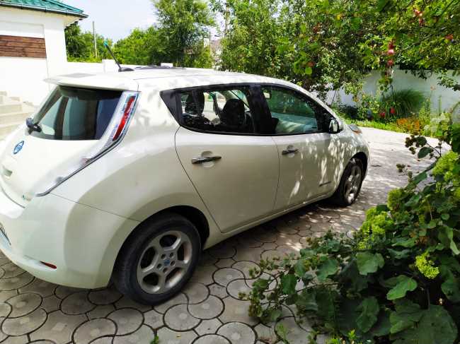 Продаж авто Nissan Leaf 2012 р. Электро  ціна $ 9000 у м. Дніпро