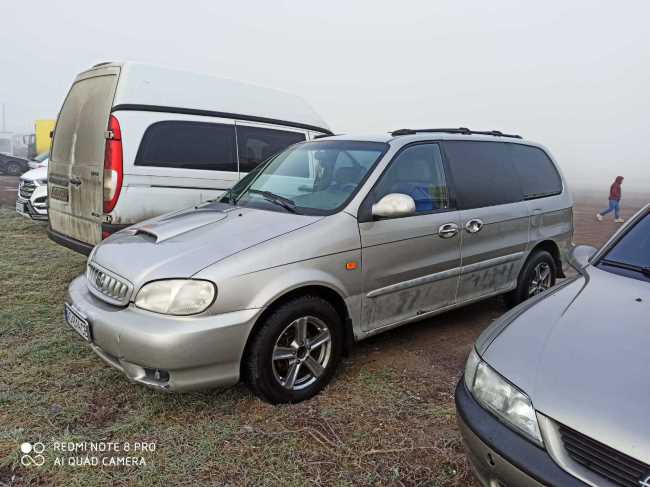 Продаж авто Kia Carnival 2000 р.   ціна $ 3500 у м. Ужгород