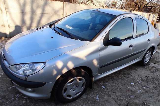 Peugeot 206