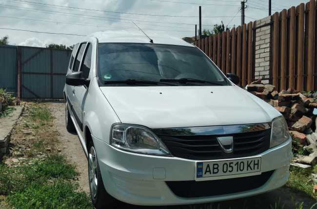 Продаж авто Dacia Logan 2009 р. Бензин  ціна $ 5600 у м. Ямпіль