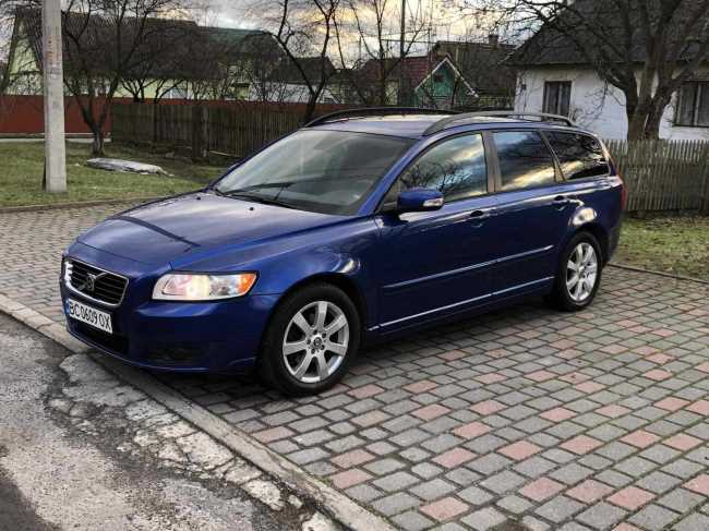 Продаж авто Volvo V50 2009 р. Дизель  ціна $ 6800 у м. Львів