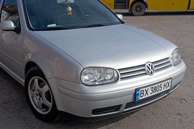 Продаж авто Volkswagen Golf 2000 р. Бензин  ціна $ 4900 у м. Старокостянтинів