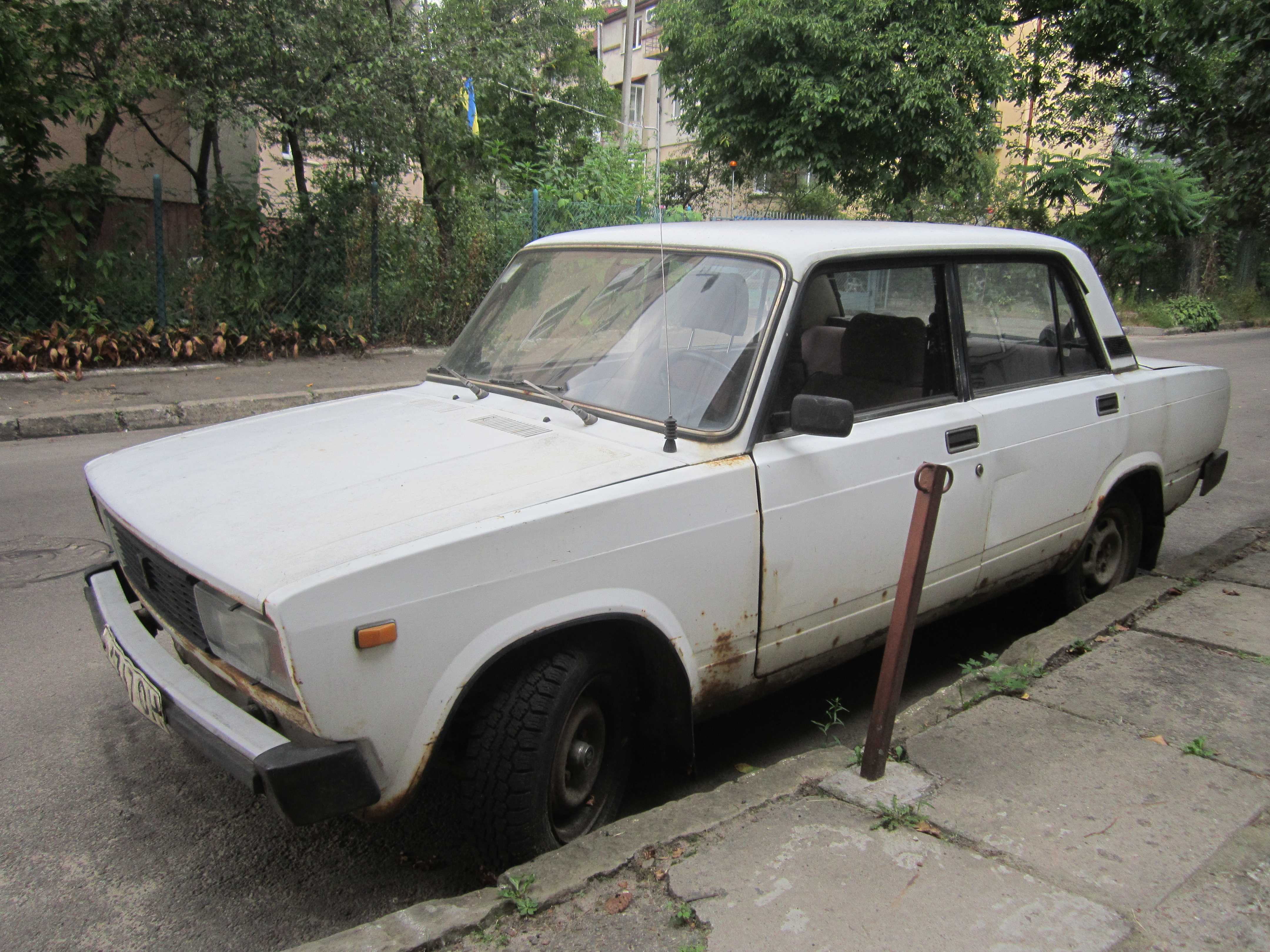 Продаж авто ВАЗ Lada 2105 1991 р. Бензин  ціна $ 700 у м. Львів