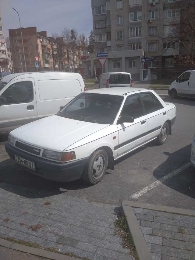 Продаж авто Mazda 323 1989 р. Бензин  ціна $ 1500 у м. Вінниця