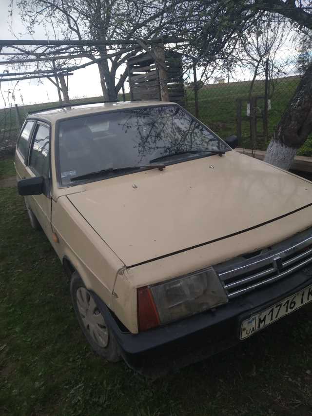 Продаж авто ВАЗ Lada 2108 1985 р. Бензин  ціна $ 650 у м. Вижниця