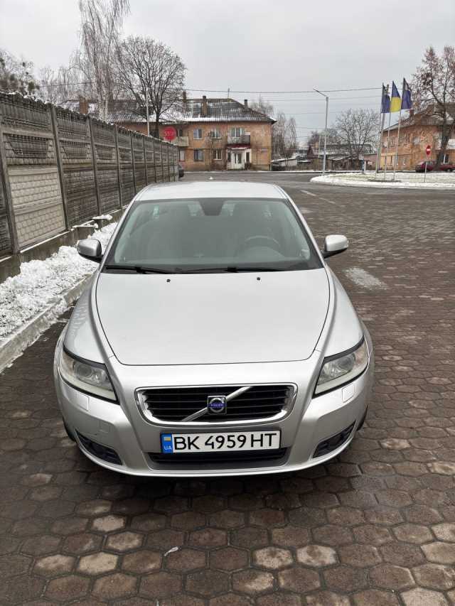 Volvo V50