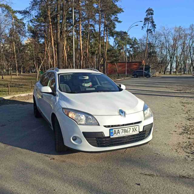 Продаж авто Renault Megane 2011 р. Дизель  ціна $ 8000 у м. Київ