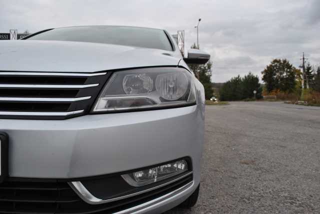 Продаж авто Volkswagen Passat 2012 р. Бензин  ціна $ 13300 у м. Харків