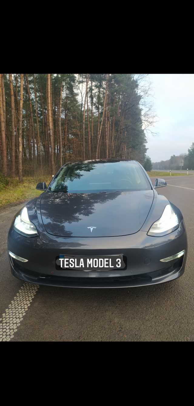Продаж авто Tesla Model 3 2018 р. Электро  ціна $ 40000 у м. Львів