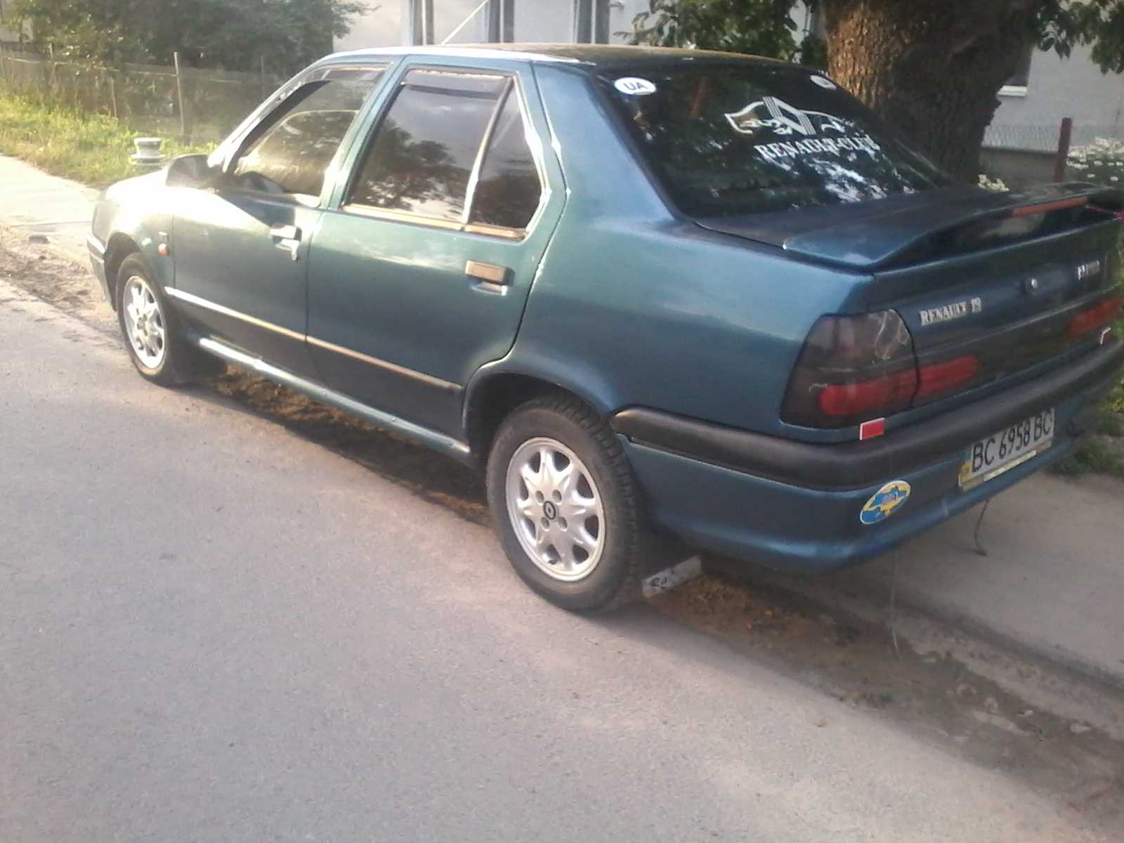 Renault 19
